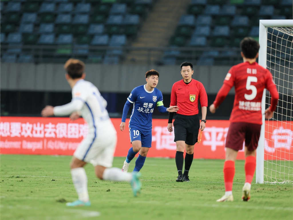 与球员们的 与球员们的