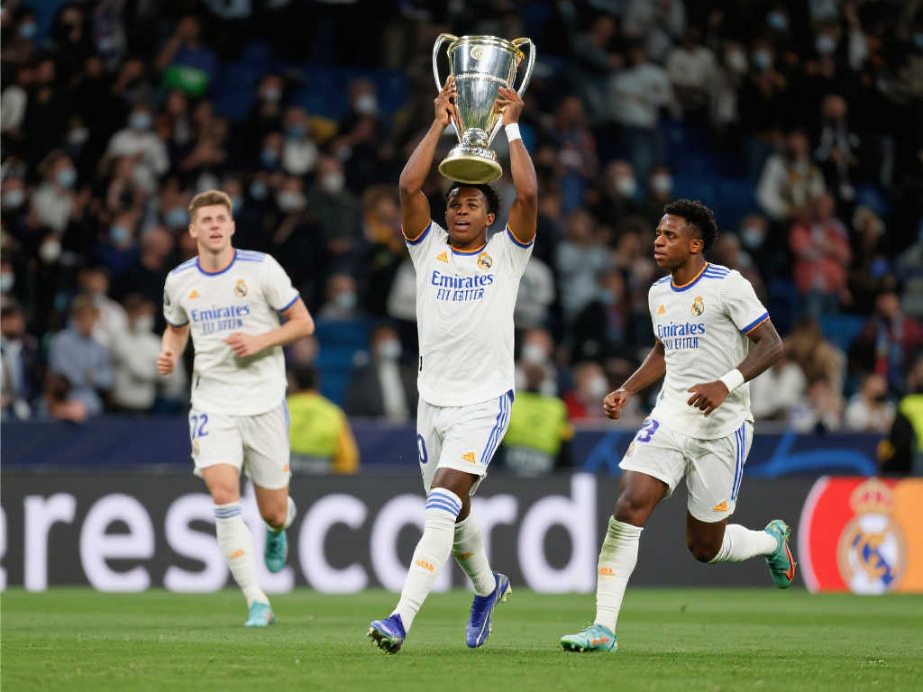 意大利在更 意大利在更